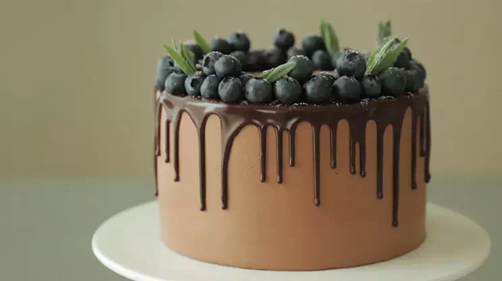 巧克力奶油蛋糕 - 如何切割巧克力奶油蛋糕 - 切割奶油蛋糕